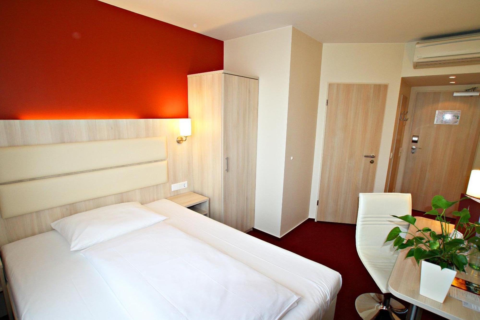 Hotel Roedelheimer Hof - Am Wasserturm Frankfurt am Main ภายนอก รูปภาพ