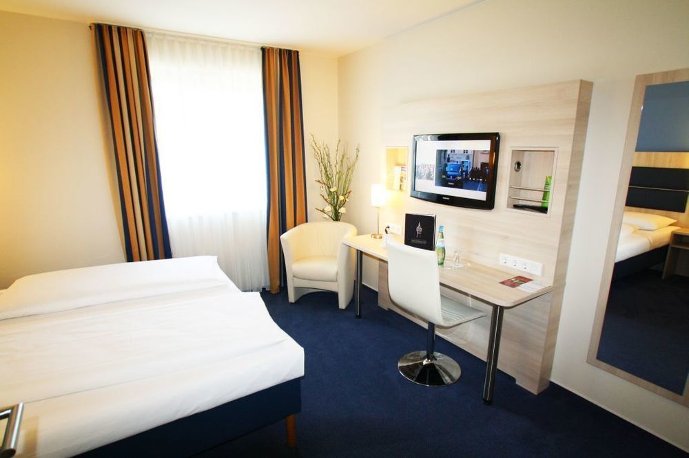 Hotel Roedelheimer Hof - Am Wasserturm Frankfurt am Main ภายนอก รูปภาพ
