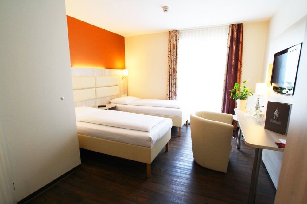 Hotel Roedelheimer Hof - Am Wasserturm Frankfurt am Main ภายนอก รูปภาพ