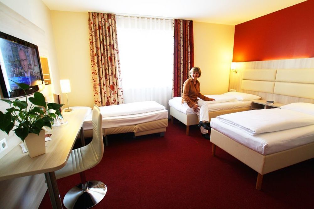 Hotel Roedelheimer Hof - Am Wasserturm Frankfurt am Main ภายนอก รูปภาพ