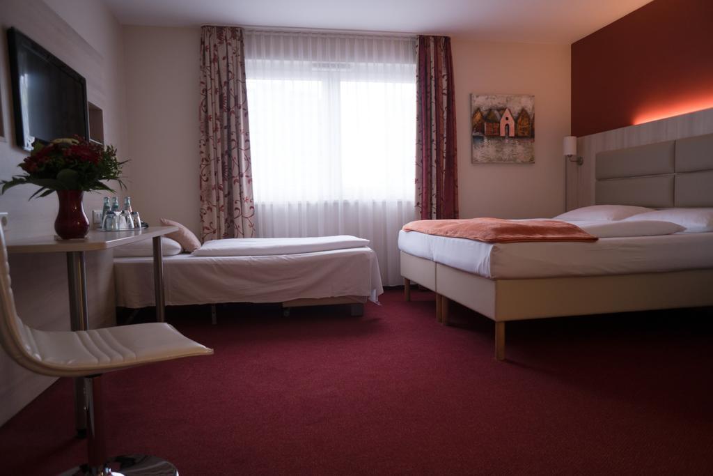 Hotel Roedelheimer Hof - Am Wasserturm Frankfurt am Main ห้อง รูปภาพ