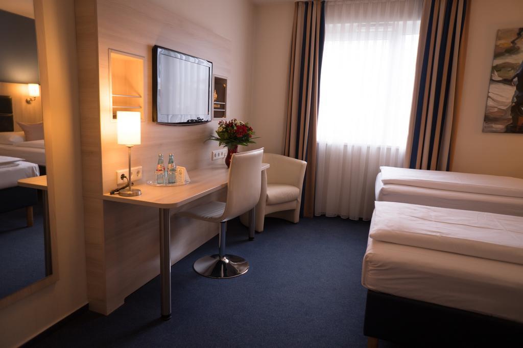 Hotel Roedelheimer Hof - Am Wasserturm Frankfurt am Main ห้อง รูปภาพ