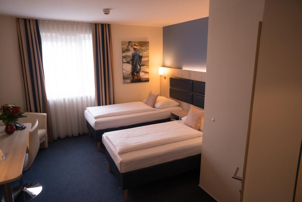 Hotel Roedelheimer Hof - Am Wasserturm Frankfurt am Main ห้อง รูปภาพ