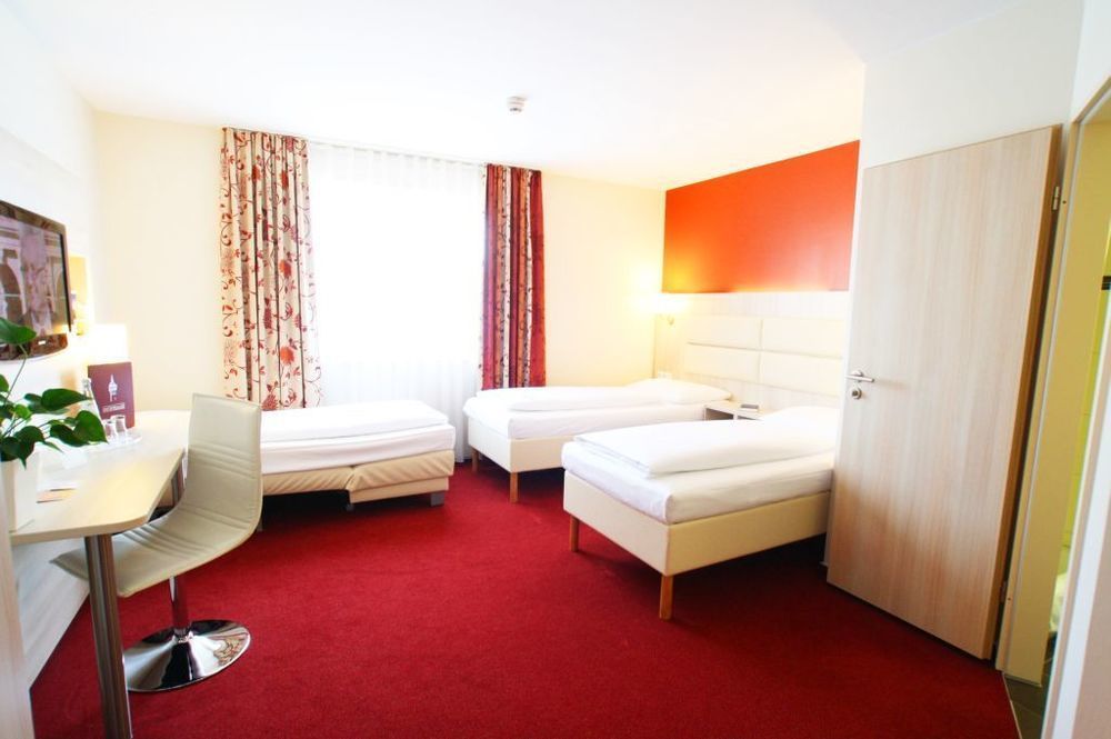 Hotel Roedelheimer Hof - Am Wasserturm Frankfurt am Main ภายนอก รูปภาพ