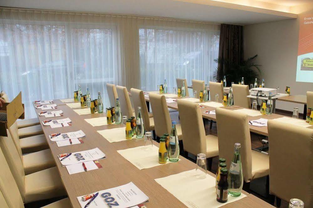 Hotel Roedelheimer Hof - Am Wasserturm Frankfurt am Main ภายนอก รูปภาพ